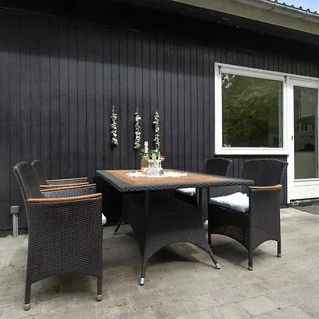 Freda - 100m To The Fjord By Interhome Nyaraló Løgsted